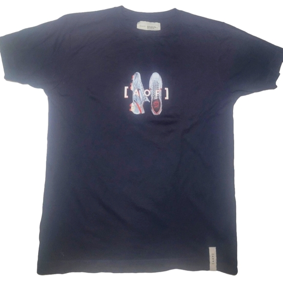 Mens Art or Football/ Soccer Tshirt Black size large - Picture 2 of 3